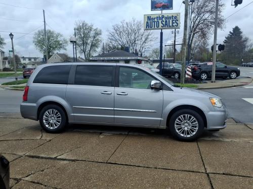 2015 Chrysler Town and Country Touring-L